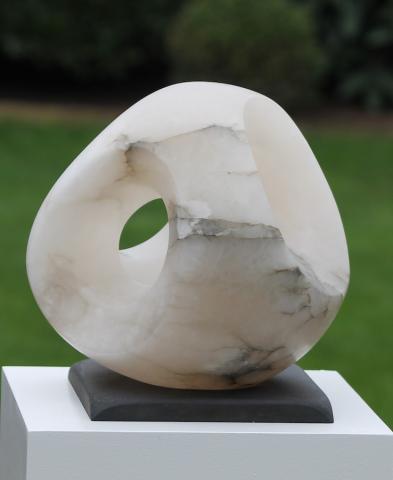 Ohne Titel 2018, Alabaster, Höhe 25 cm